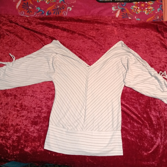 Dolman Gold Chevron Pattern V Neck Cold Shoulder Blouse - Picture 2 of 6